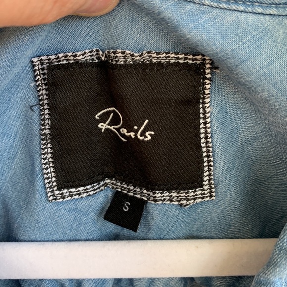 Rails Willa Chambray Ombre Sleeveless Shirt Denim Bleach Size Small - Picture 5 of 7